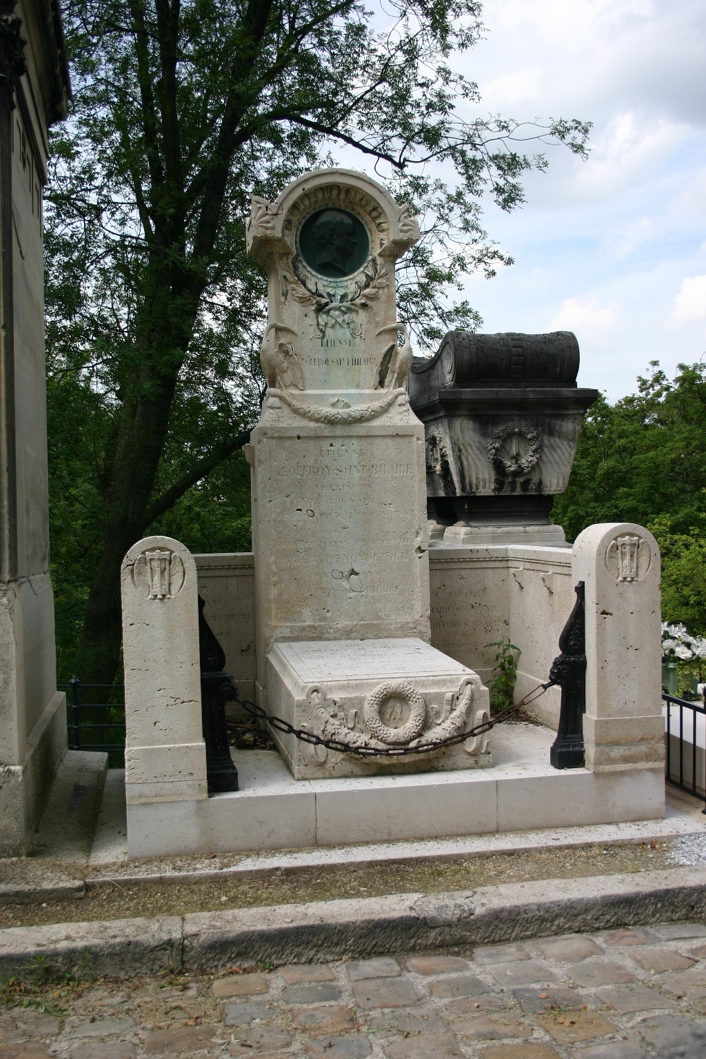 Étienne Geoffroy Saint-Hilaire's tomb, Pere Lachaise Cemetery, Paris (2).JPG